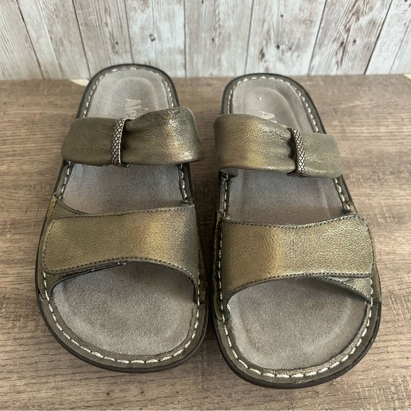 Alegria Metallic Slip-On Sandals 37 7 - Picture 1 of 6